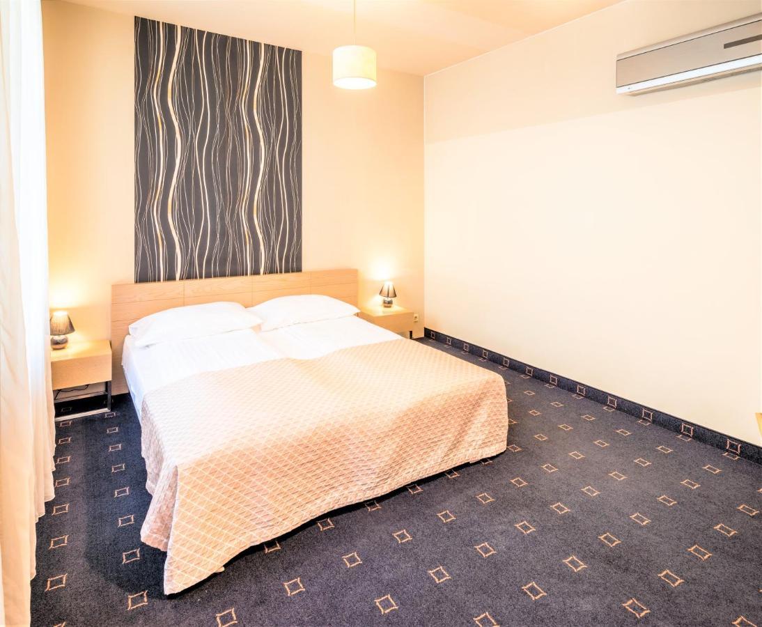 Rija Riga City Hotel エクステリア 写真