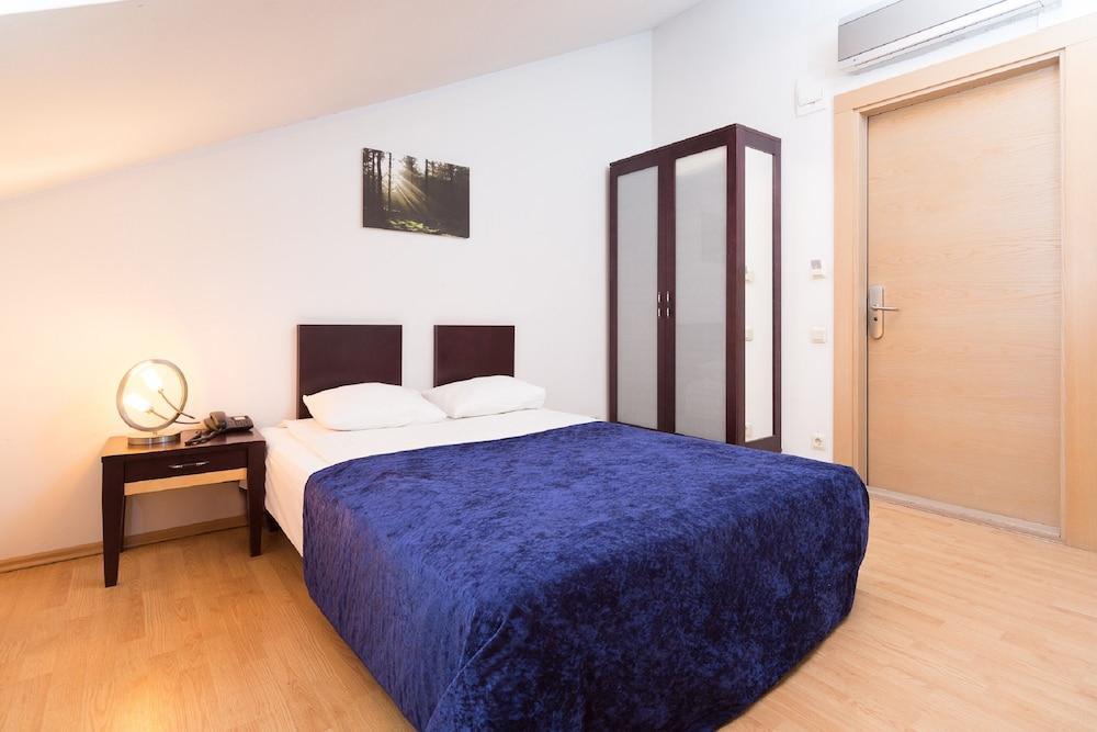 Rija Riga City Hotel エクステリア 写真